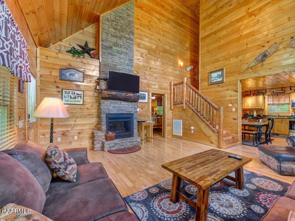 2234 Breezy Road Sevierville, TN 37876 - Photo 3 of 32 LR