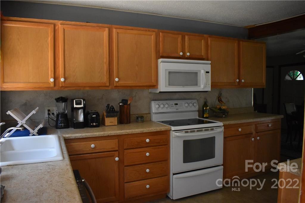 227 Monte Vista Road Candler, NC 28715 - Photo 8 of 20 Gallery Image 8