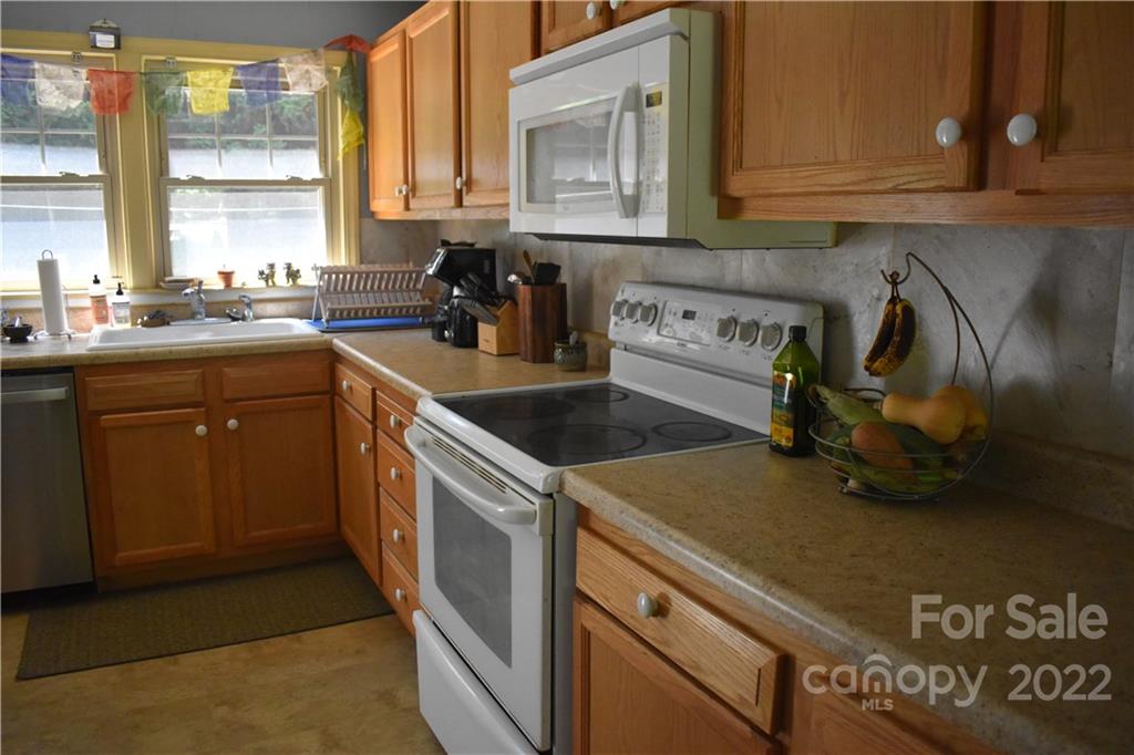227 Monte Vista Road Candler, NC 28715 - Photo 9 of 20 Gallery Image 9