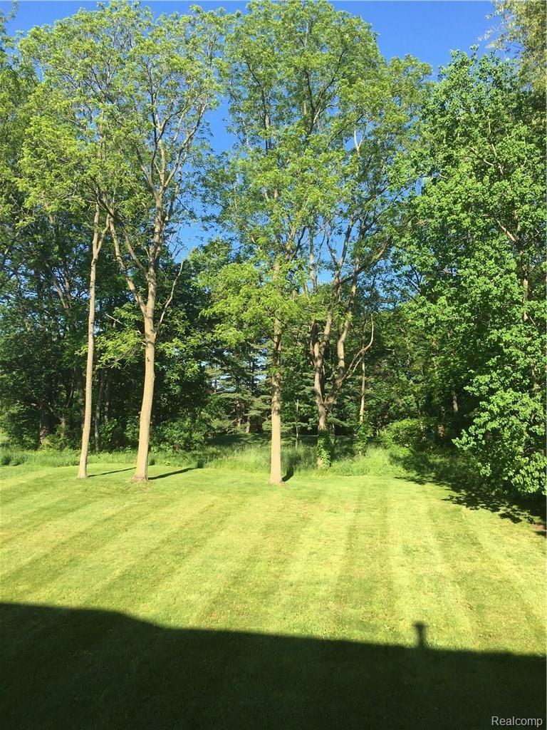 4580 Clifford Road Brighton, MI 48116 - Photo 2 of 17 IMG_5317.JPG
