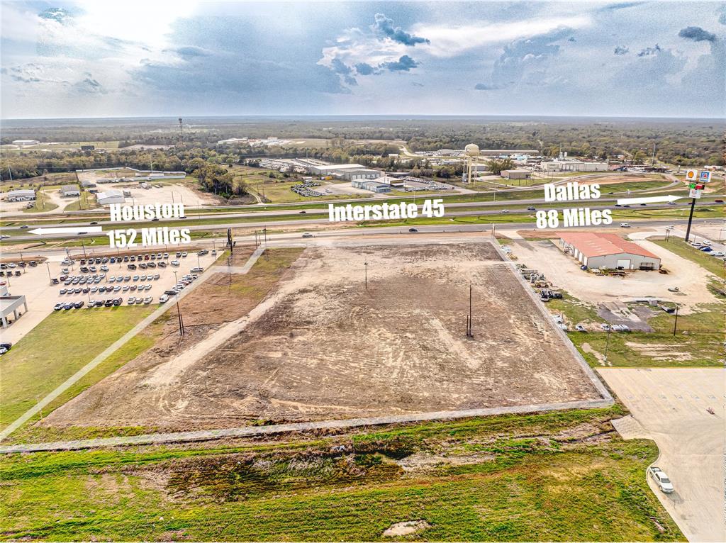 350 Interstate 45 East Fairfield, TX 75840 - Photo 1 of 11 a view of an ocean