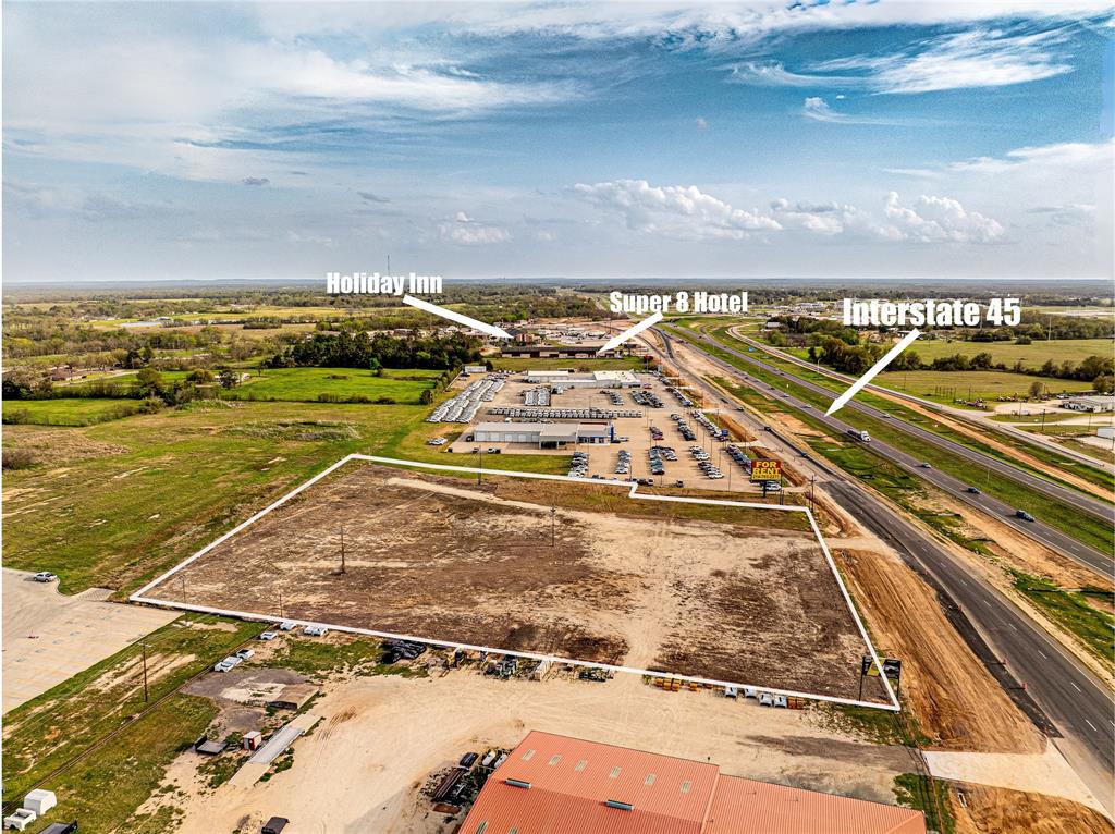350 Interstate 45 East Fairfield, TX 75840 - Photo 6 of 11 a view of an ocean