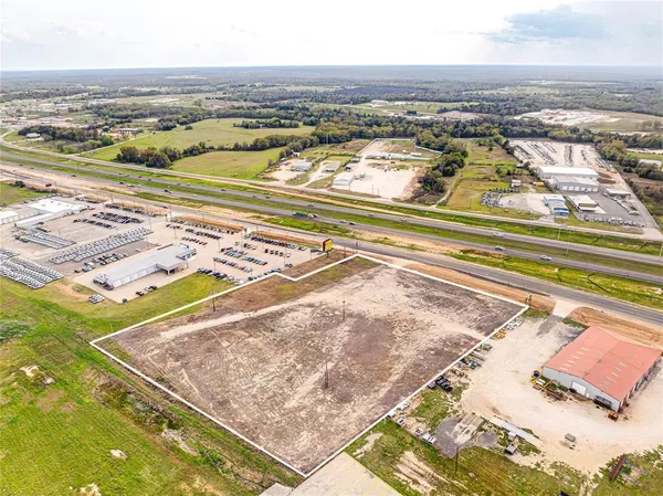 $2,500,800 | 350 Interstate 45 East, Fairfield, TX 75840