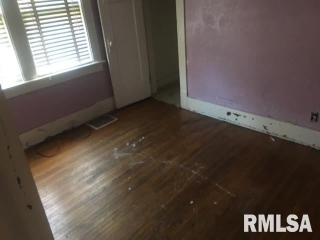 1329 East Olive Street Decatur, IL 62526 - Photo 13 of 15