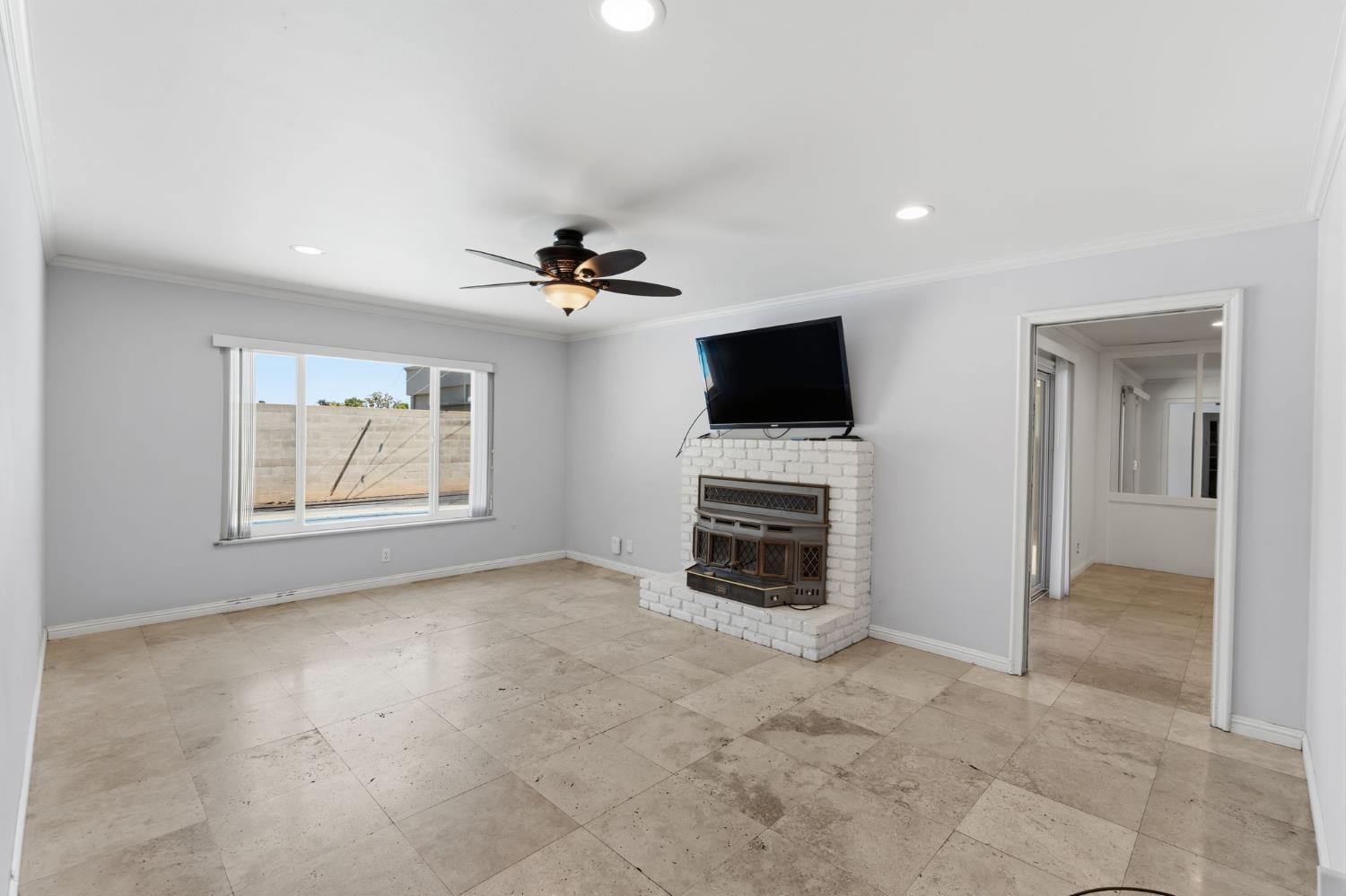 712 East San Ramon Avenue Fresno, CA 93710 - Photo 15 of 44