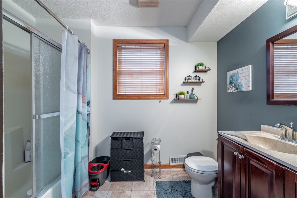 155 Lucerne Road Springfield, MA 01119 - Photo 16 of 20