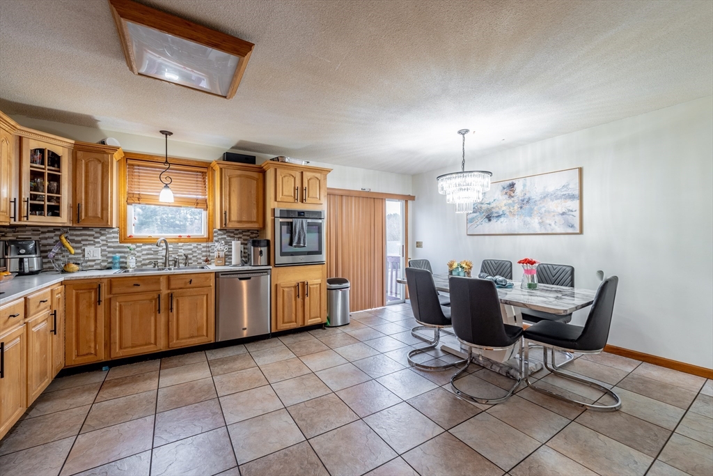 155 Lucerne Road Springfield, MA 01119 - Photo 10 of 20