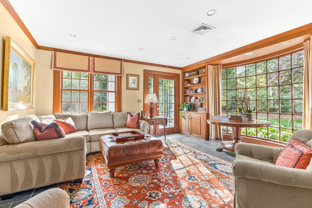 33 Hundreds Circle Wellesley, MA 02481 - Photo 18 of 40