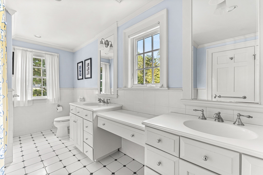 33 Hundreds Circle Wellesley, MA 02481 - Photo 22 of 40