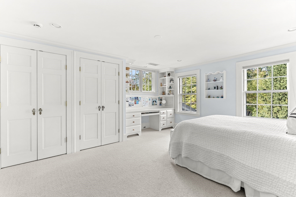 33 Hundreds Circle Wellesley, MA 02481 - Photo 23 of 40