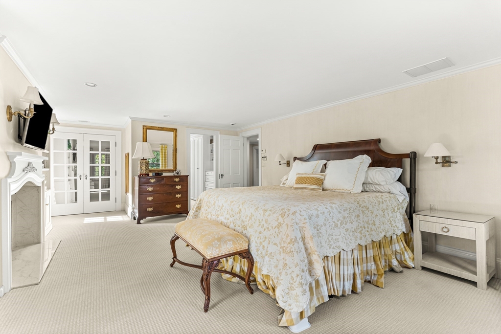 33 Hundreds Circle Wellesley, MA 02481 - Photo 27 of 40