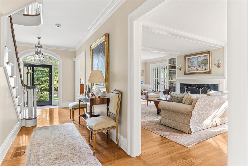 33 Hundreds Circle Wellesley, MA 02481 - Photo 4 of 40