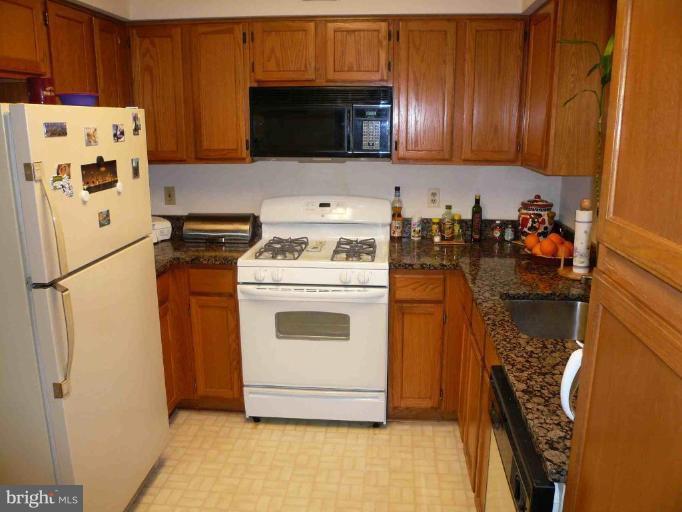 6 Tameron Place Rosedale, MD 21237 - Photo 5 of 18 Kitchen #2