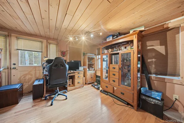 $295,000 | 747 Oakland Valley Road, Cuddebackville, NY 12729