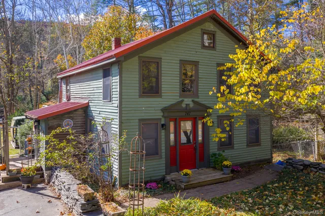 $295,000 | 747 Oakland Valley Road, Cuddebackville, NY 12729