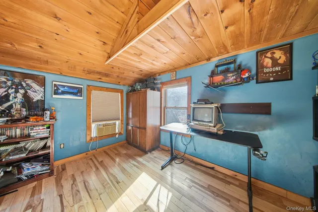 $295,000 | 747 Oakland Valley Road, Cuddebackville, NY 12729