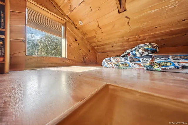 $295,000 | 747 Oakland Valley Road, Cuddebackville, NY 12729