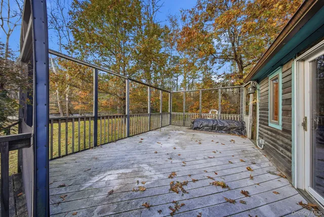 $295,000 | 747 Oakland Valley Road, Cuddebackville, NY 12729