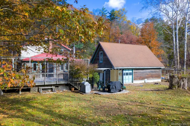 $295,000 | 747 Oakland Valley Road, Cuddebackville, NY 12729