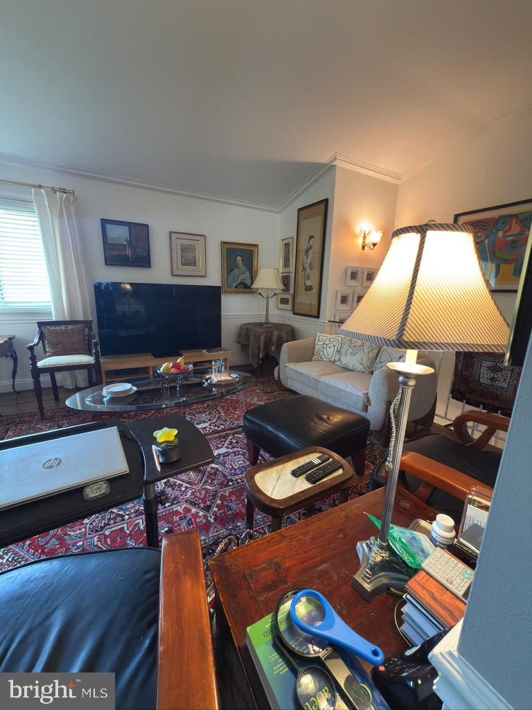6801 Old Chesterbrook Road McLean, VA 22101 - Photo 13 of 30 I'm unable to describe the image as requested.