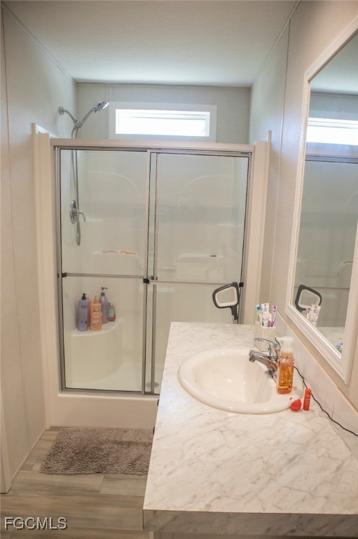 720 North Estribo Street Clewiston, FL 33440 - Photo 8 of 39 a bathroom with a tub and a sink