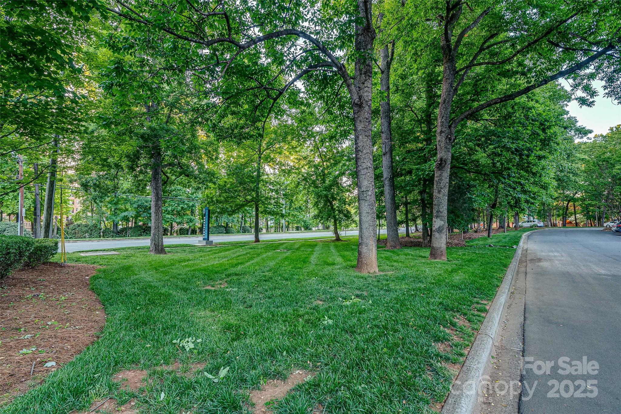 5009 Sharon Road, Unit E Charlotte, NC 28210 - Photo 24 of 32 Gallery Image 24