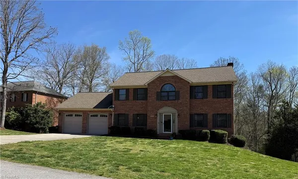 $559,000 | 2173 Hawthorne Lane, Wilkesboro, NC 28697