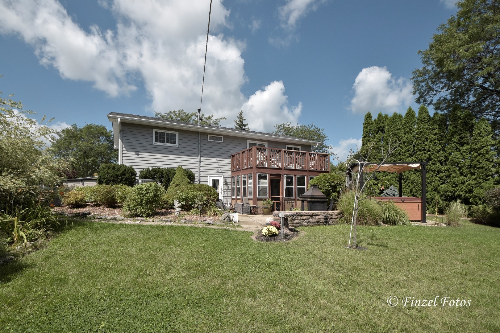 1755 Kent Road Hoffman Estates, IL 60169 - Photo 2 of 23