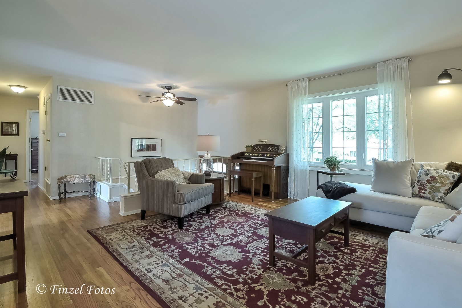 1755 Kent Road Hoffman Estates, IL 60169 - Photo 5 of 23