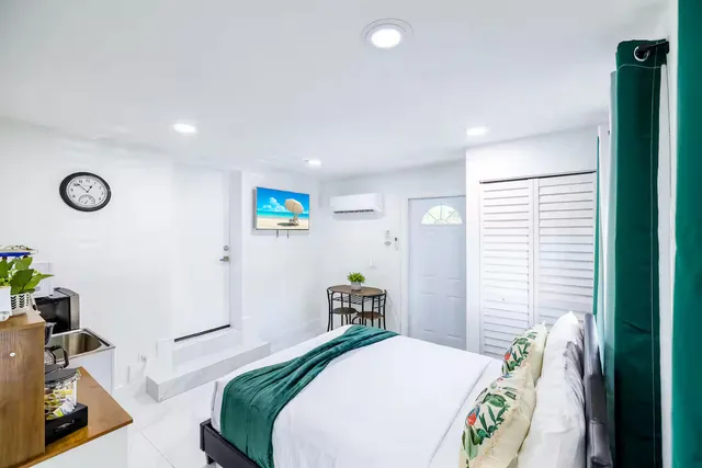 $1,800 | 411 Northwest 51st Avenue, Miami, FL 33126