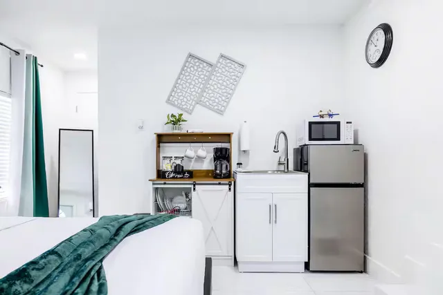 $1,800 | 411 Northwest 51st Avenue, Miami, FL 33126