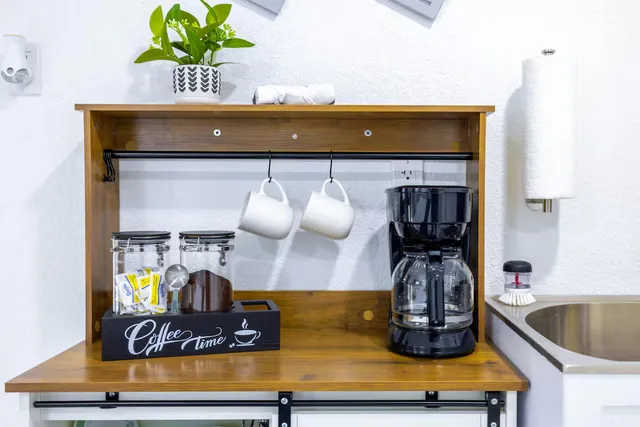 $1,800 | 411 Northwest 51st Avenue, Miami, FL 33126