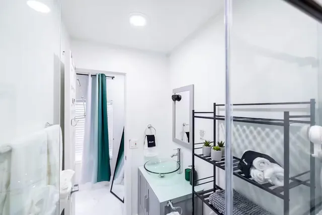 $1,800 | 411 Northwest 51st Avenue, Miami, FL 33126