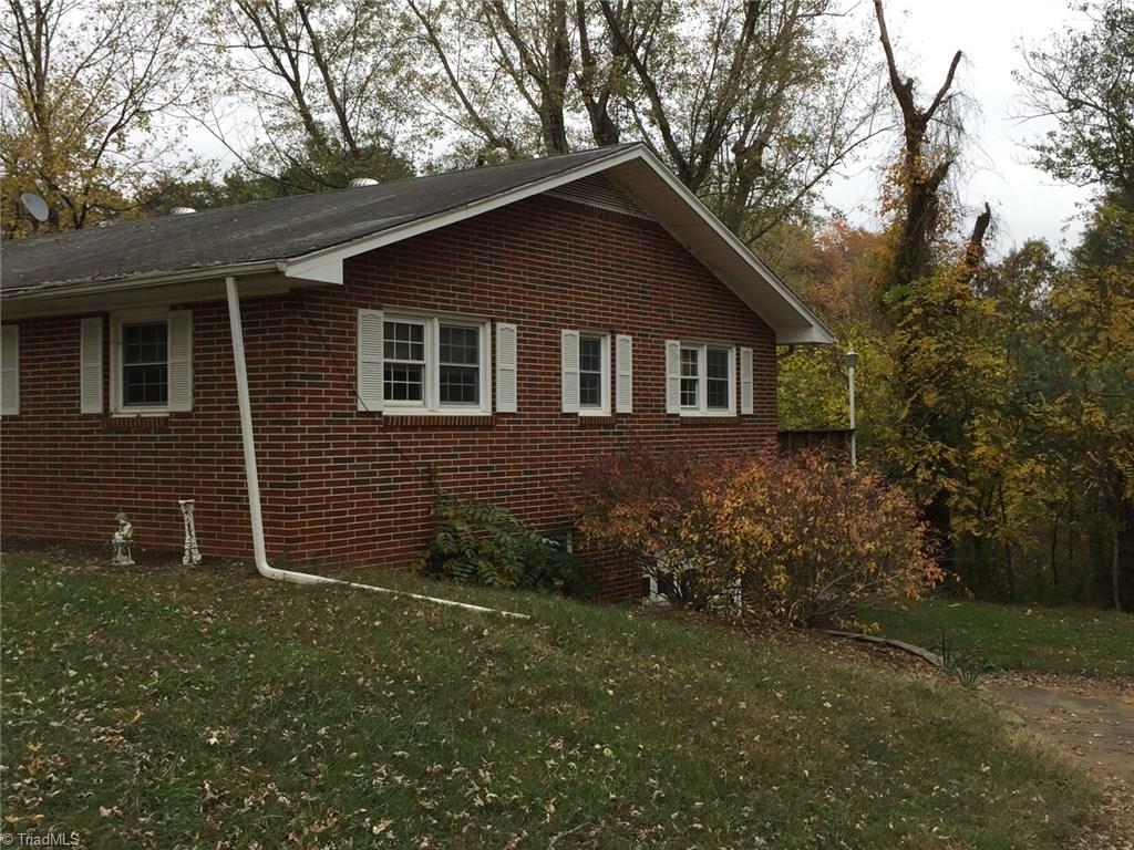 5545 Cedarbrook Road Jonesville, NC 28642 - Photo 2 of 9 Gallery Image 2