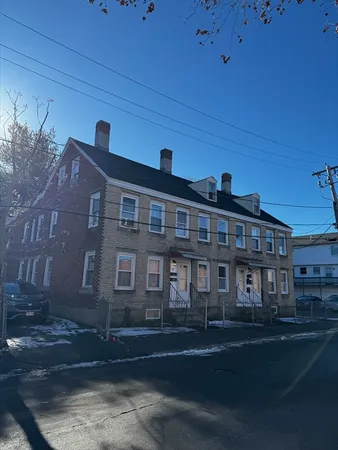 $1,900 | 157 Charles Street, Unit 1, Lowell, MA 01852