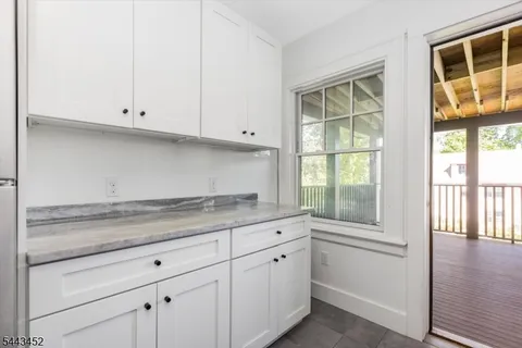 $3,795 | 159 Forest Street, Unit 2, Montclair, NJ 07042