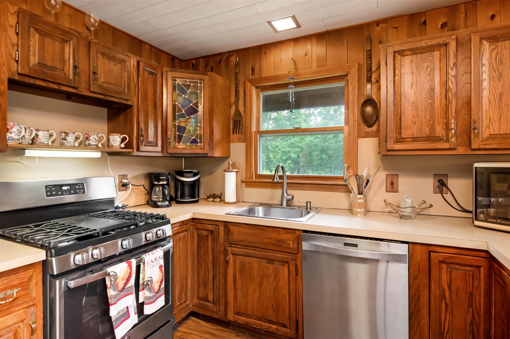 4044 North Cambridge Road Cambridge, VT 05464 - Photo 3 of 38