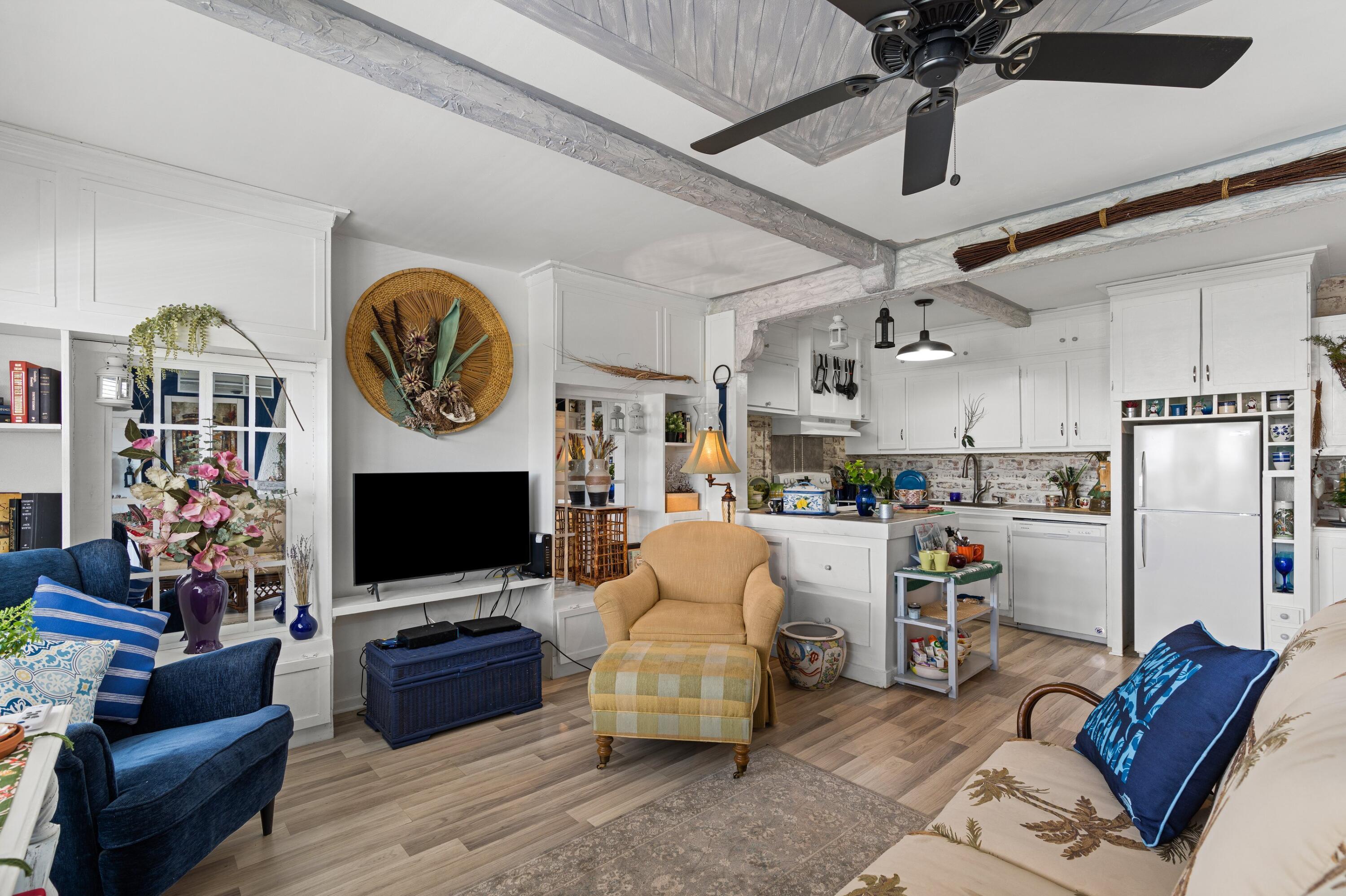 391 Tilford R Deerfield Beach, FL 33442 - Photo 3 of 30 Living Kitchen Area