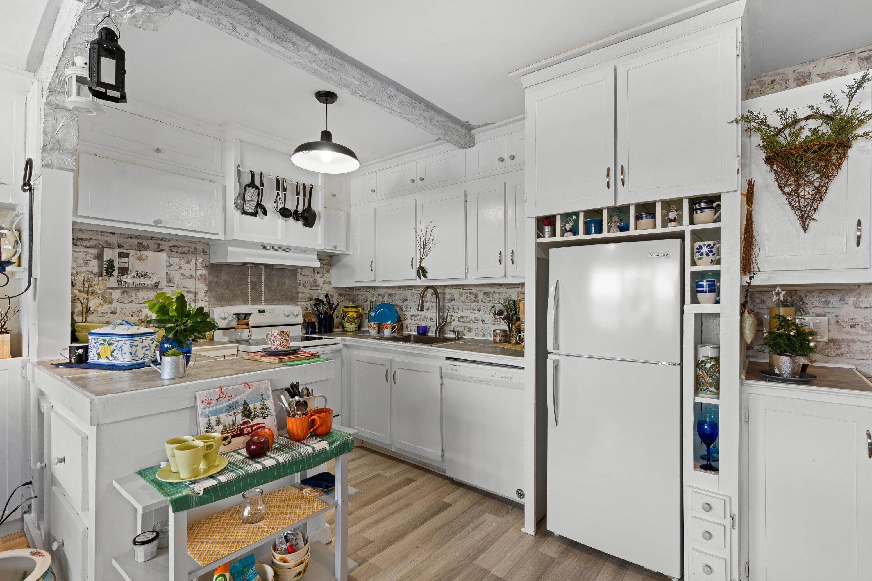 391 Tilford R Deerfield Beach, FL 33442 - Photo 7 of 30 Open Kitchen