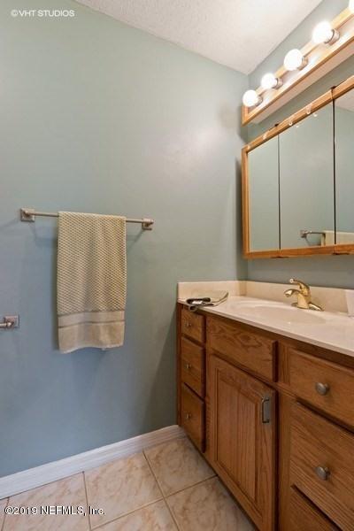 2262 George Wythe Road Orange Park, FL 32073 - Photo 9 of 15 09_2262GeorgeWytheRd_13_MasterBathroom_L