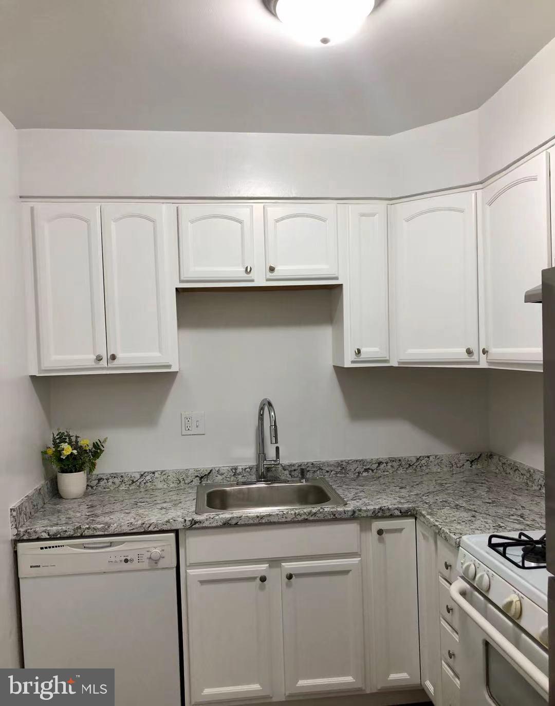 1895 Addison Road South District Heights, MD 20747 - Photo 8 of 26