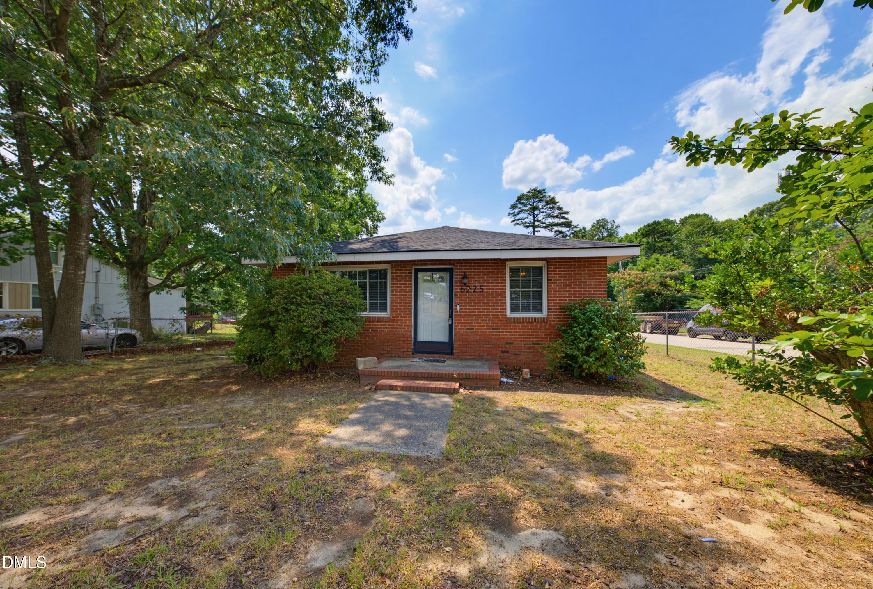 6225 Creedmoor Road Raleigh, NC 27612 - Photo 3 of 26 DSC00482