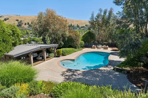 $2,595,000 | 748 Beechnut Court, San Rafael, CA 94903