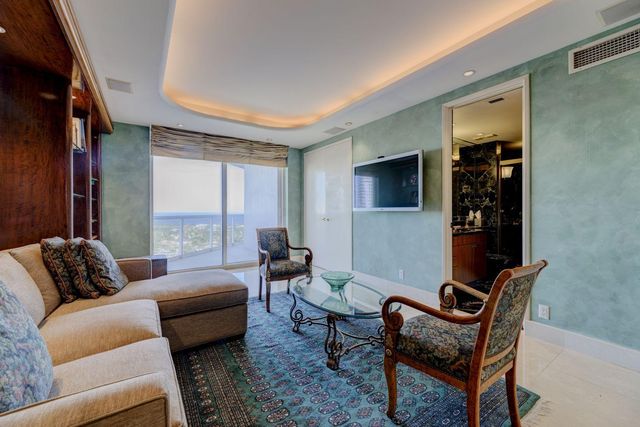 $1,255,000 | 3801 Northeast 207th Street, Unit 18CN, Aventura, FL 33180