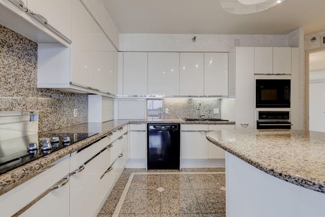 $1,255,000 | 3801 Northeast 207th Street, Unit 18CN, Aventura, FL 33180