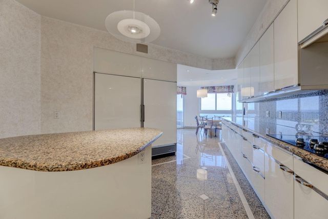 $1,255,000 | 3801 Northeast 207th Street, Unit 18CN, Aventura, FL 33180