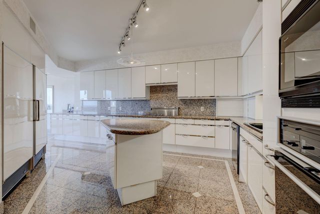 $1,255,000 | 3801 Northeast 207th Street, Unit 18CN, Aventura, FL 33180