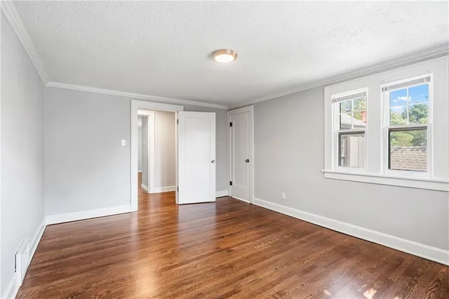 $350,000 | 2118 Tauromee Avenue, Kansas City, KS 66102