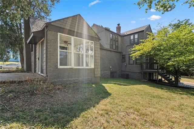 $350,000 | 2118 Tauromee Avenue, Kansas City, KS 66102