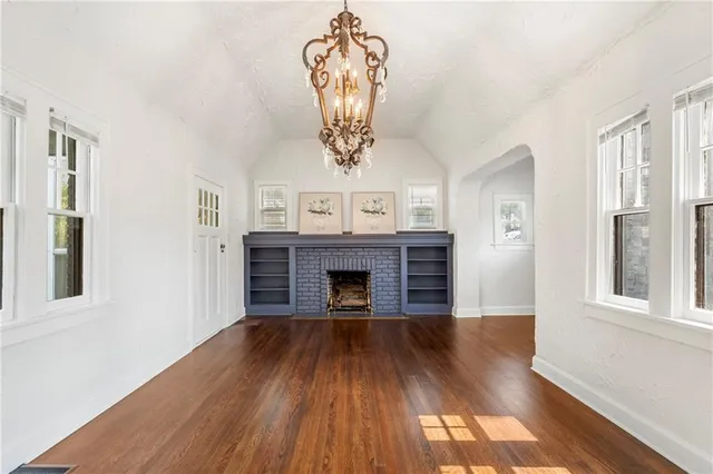 $350,000 | 2118 Tauromee Avenue, Kansas City, KS 66102